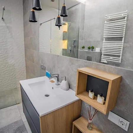 Nullo 3-bedroom By Bookinghost Cracovia