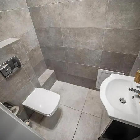 Apartament Nullo 3-bedroom By Bookinghost