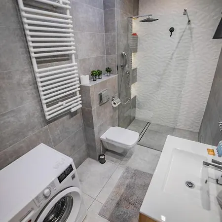 Nullo 3-bedroom By Bookinghost Cracovia