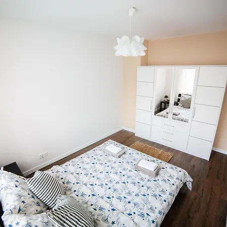 Nullo 3-bedroom By Bookinghost דירה