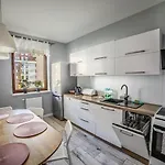 Nullo 3-bedroom By Bookinghost